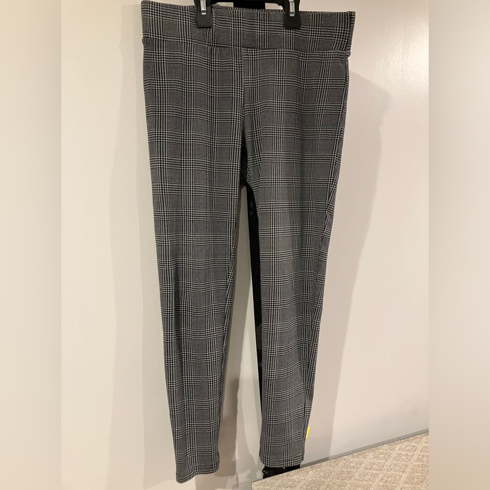 Loft women’s grey & black leggings sz M